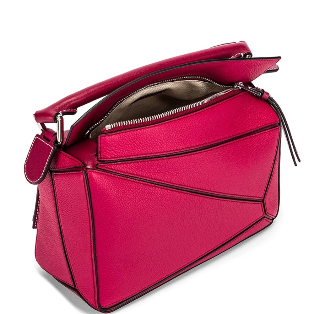 Loewe Raspberry Puzzle Bag - Picture 4 of 11